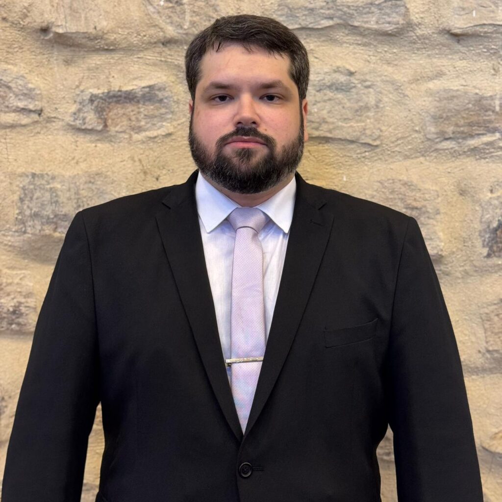 Dr. Guilherme Candeloro Ribeiro